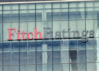 Fitch, Yunanistan’ın notunu yükseltti