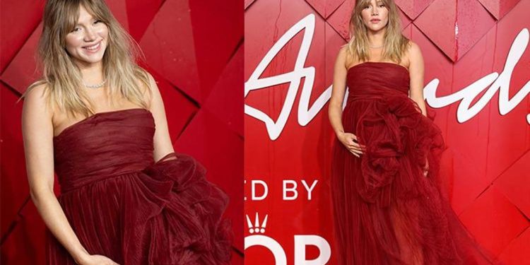 Gebe olduğunu herkesten saklıyordu… Artık büyüyen karnını tutarak poz vermeden duramıyor