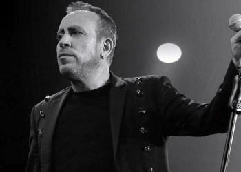 Haluk Levent Gazze için sahnede