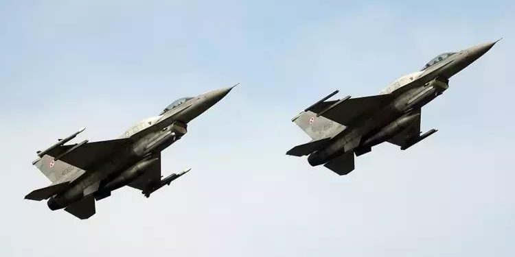 Hollanda, Ukrayna’ya 18 adet F-16 gönderecek