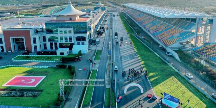 Intercity’ye ‘pisti boşalt’ yazısı