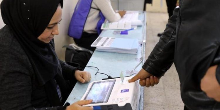 Irak halkı 10 yıl ortadan sonra sandık başında
