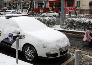 Kar yağışı Pekin’de hayatı felç etti: Seferler durdu, okullar kapatıldı