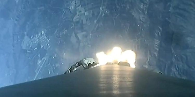 Kuzey Kore’den sonra artık de Güney Kore… Birinci yerli askeri casus uydusu yörüngeye gönderildi