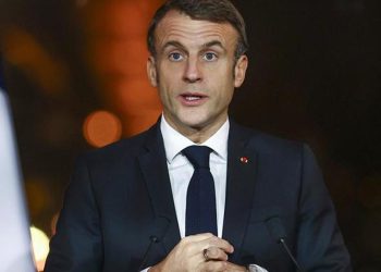 Macron’un desteklediği yeni göç yasası reddedildi
