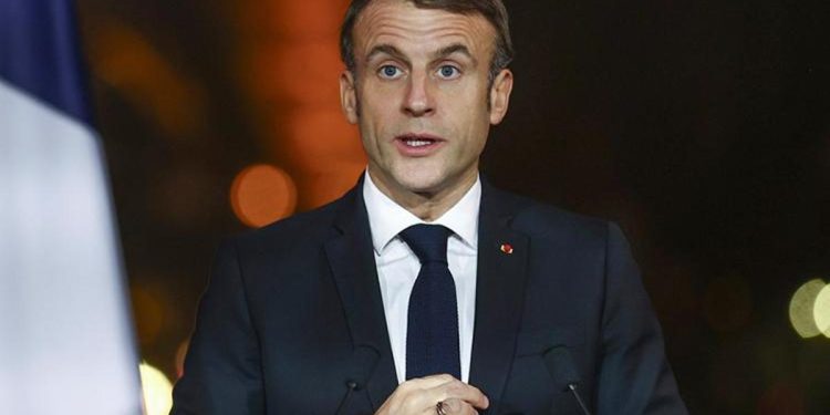 Macron’un desteklediği yeni göç yasası reddedildi