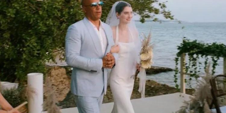 Onu sıcacık kalbiyle tanıyanlar dondu kaldı: Ünlü oyuncu eski asistanıyla mahkemelik oldu: Evvel taciz etti, sonra işten kovdu