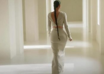 Sahip olduğu servetin hududu yok… Ancak bomboş meskende yaşıyor