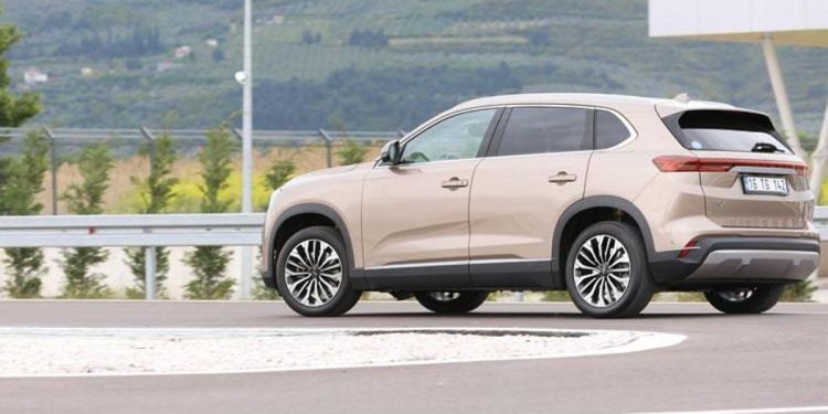 Satılan 100 otodan 13’ü artık elektrikli