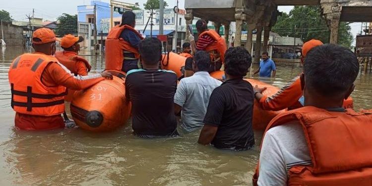 Sel felaketi Hindistan’ı vurdu