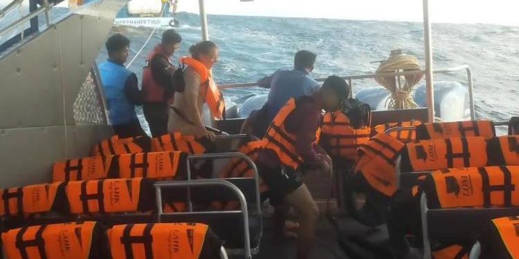 Tayland’da inanılmaz anlar… Batan feribottaki 70 yolcu son anda kurtarıldı