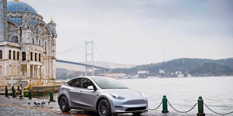 Tesla Türkiye’deki şarj ve servis ağını büyütecek