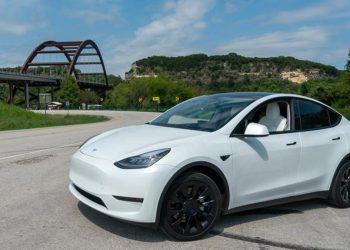 Tesla’dan şok! Milyonlarca araç geri çağırılıyor