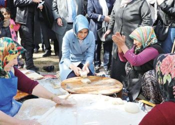 Topluma dokunan adımlar