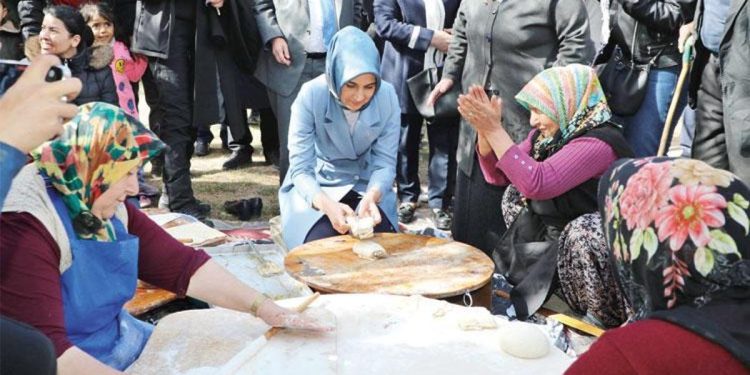 Topluma dokunan adımlar