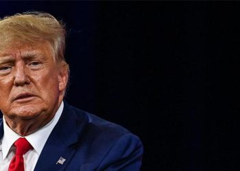 Trump bunu da yaptı: Üstüne kendi fotoğrafını bastı, yok satıyor… 