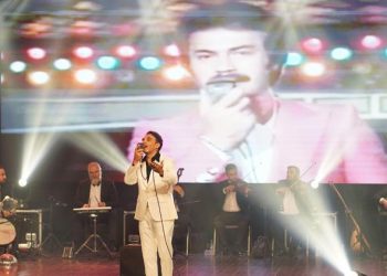 Uğur Aslan, Kız Kardeşim Köyü için sahneye çıktı