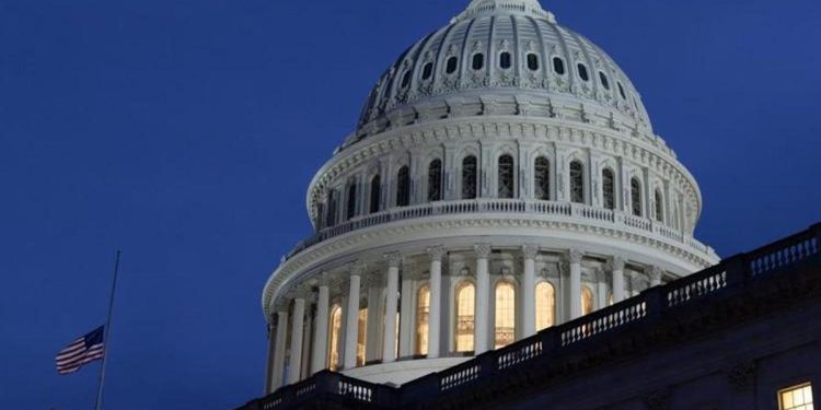 Ukrayna yardımına Senato pürüzü