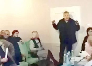 Ukrayna’da el bombalı hücum: Vekil belediye meclisini bastı