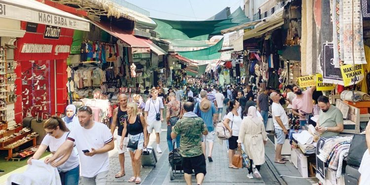 Vize muafiyeti turizmi yarı yarıya artırır