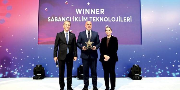 Yılın Türk şirketi mükafatını aldı