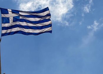 Yunanistan’da askeri eğitim uçağı düştü