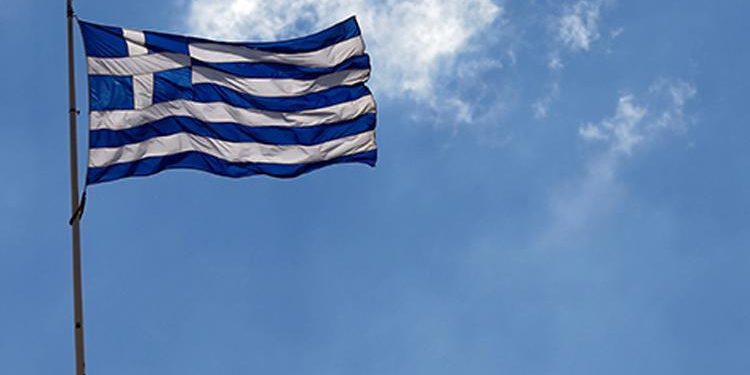 Yunanistan’da askeri eğitim uçağı düştü