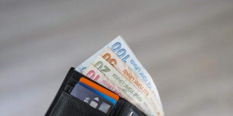 15 tatilde stajyer maaşı kesilir mi, para ödenir mi?