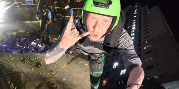 30 katlı binadan atladı, paraşütü açılmayınca yere çakıldı!