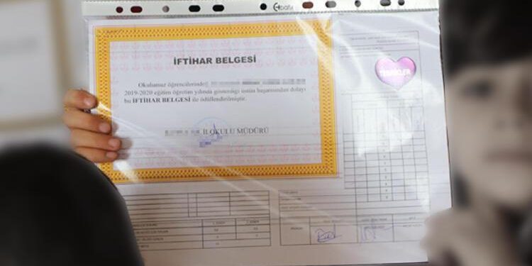 5 gün devamsızlık yapan doküman alamıyor mu? MEB’den devamsızlık açıklaması ve Takdir, Teşekkür evrakı ayrıntısı