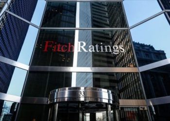 Fitch’ten merkez bankalarının 2024’teki faiz indirimlerinin sert olmayacağı öngörüsü
