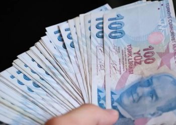 Hükümet, emekliye ek zam ve en düşük emekli maaşı için çalışma başlattı