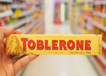 Kent Gıda İsviçre’den ithal ettiği Toblerone Sütlü çikolatalarını içinde plastik madde çıktığı gerekçesiyle geri çağırdı