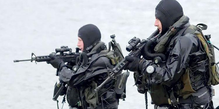 ABD: Husilere giden silah teknesini batırdık