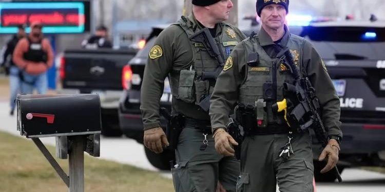 ABD’de liseye silahlı saldırı! 3 kişi yaralandı, saldırgan etkisiz hale getirildi