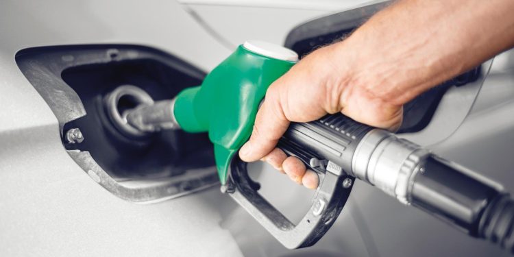 Akaryakıta 1.43 TL artırım geldi