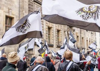 Alman darbeciler kelepir arsa toplamış