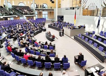 Alman meclisi ikili vatandaşlığı kabul etti