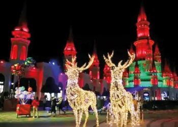 Antalya’da sanatçılı oteller yok sattı