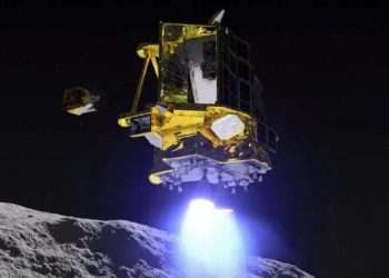 Ay’a iniş yapan Japon uzay aracı ‘hayata döndü’