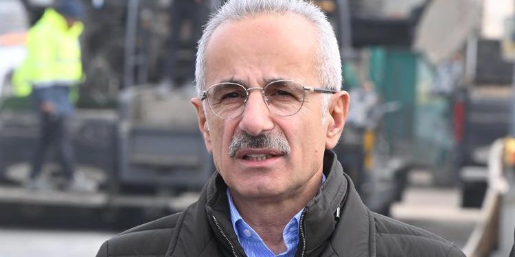 Bakan açıkladı: Zelzeleden etkilenen yollar için 6,3 milyar TL harcadık