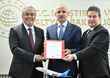 Bakan Uraloğlu imzaladı AJet ruhsatını aldı