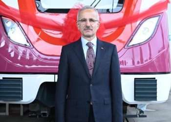 Bakan Uraloğlu’ndan İstanbullulara müjde: Şoförsüz metrolar hizmete alınıyor