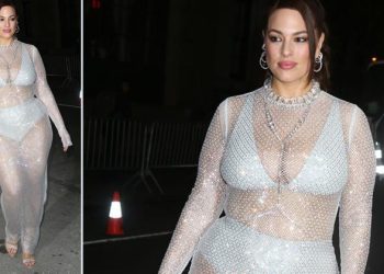 Bu kadar uğraşıyorum… Hala ‘Size nazaran kıyafetimiz yok’ diyorlar