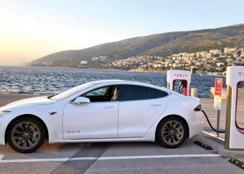 Büyümede yavaşlama öngörüyor