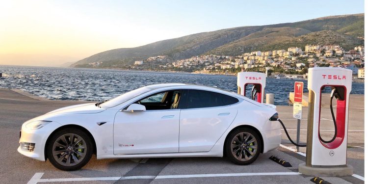 Büyümede yavaşlama öngörüyor