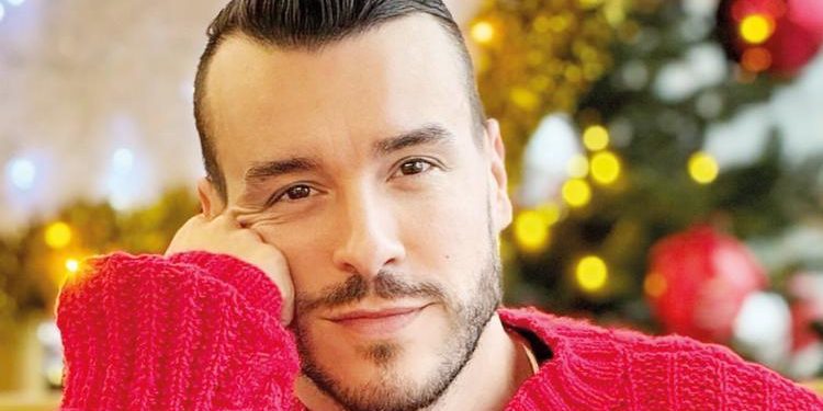 Cem Adrian’dan 20. yıla özel  senfonik konser