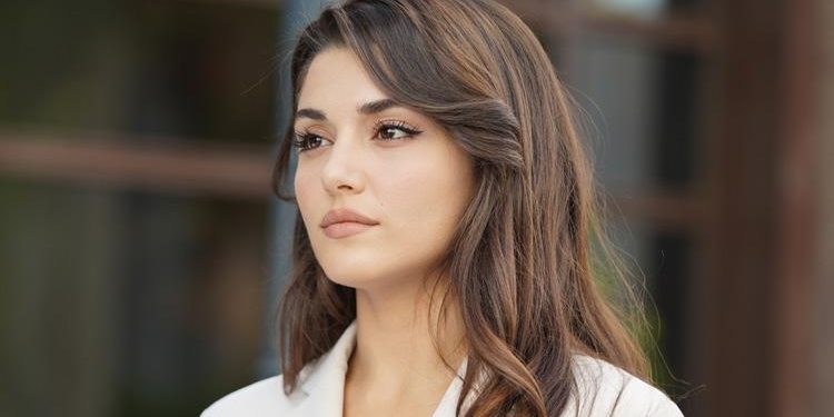 Hande Erçel isyan etti: Çok yoruldum, beni salın!