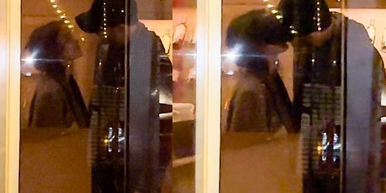 Her fırsatta saklı köşelerde dudak dudağa… Yeni evliler gece gezmesinde ortaya çıktı…