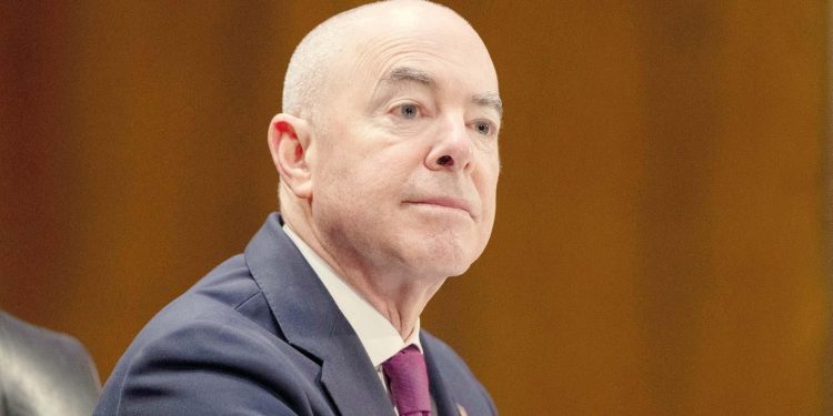 Hudut krizi kabineye sıçradı: İç güvenlik bakanına azil soruşturması